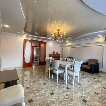Apartment Dolphin Batumi Eksteriør billede