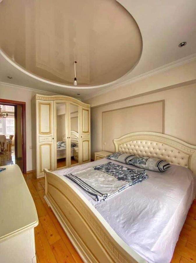 Apartment Dolphin Batumi Eksteriør billede