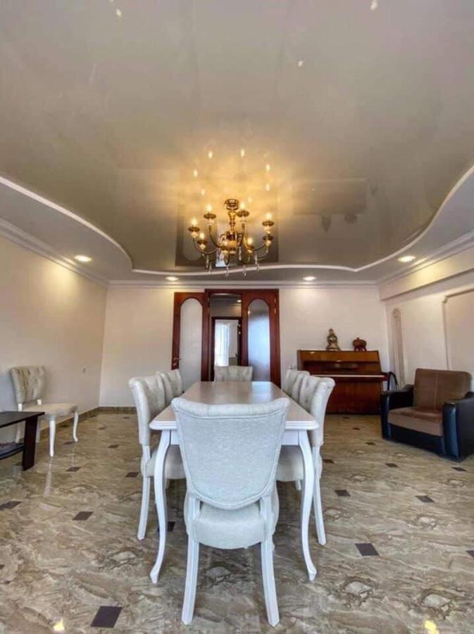 Apartment Dolphin Batumi Eksteriør billede