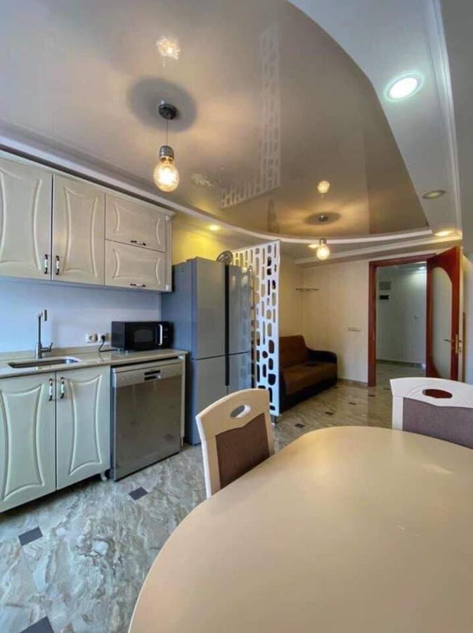 Apartment Dolphin Batumi Eksteriør billede
